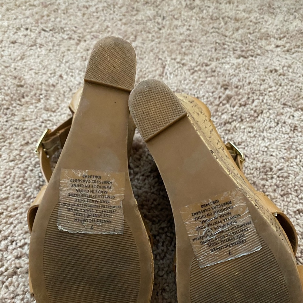 Express wedges size 7 - Picture 5 of 11